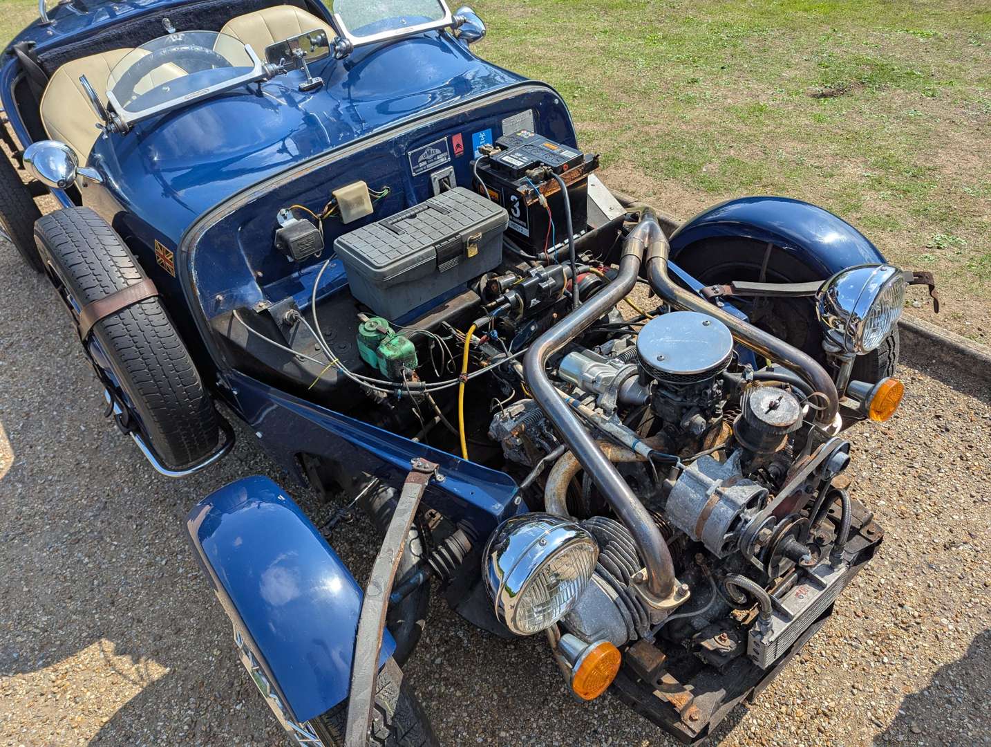 <p>1983 LOMAX 224 SPORTS</p>