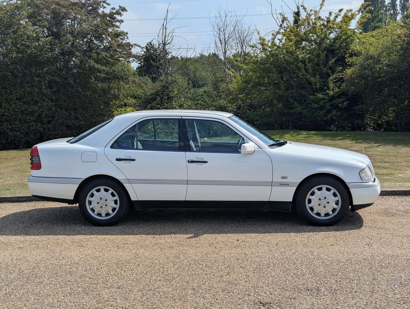 <p>1994 MERCEDES C200 AUTO</p>
