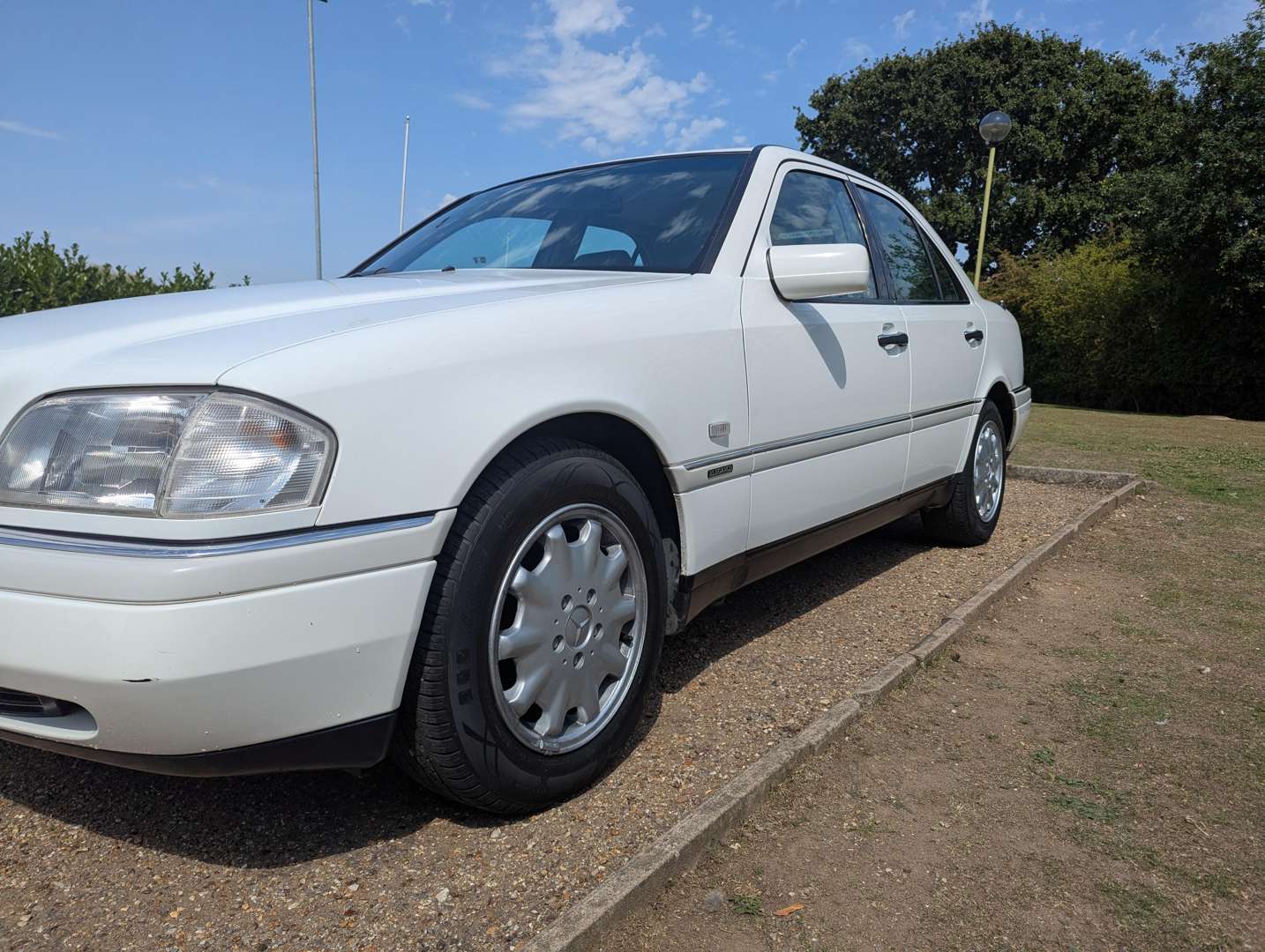 <p>1994 MERCEDES C200 AUTO</p>