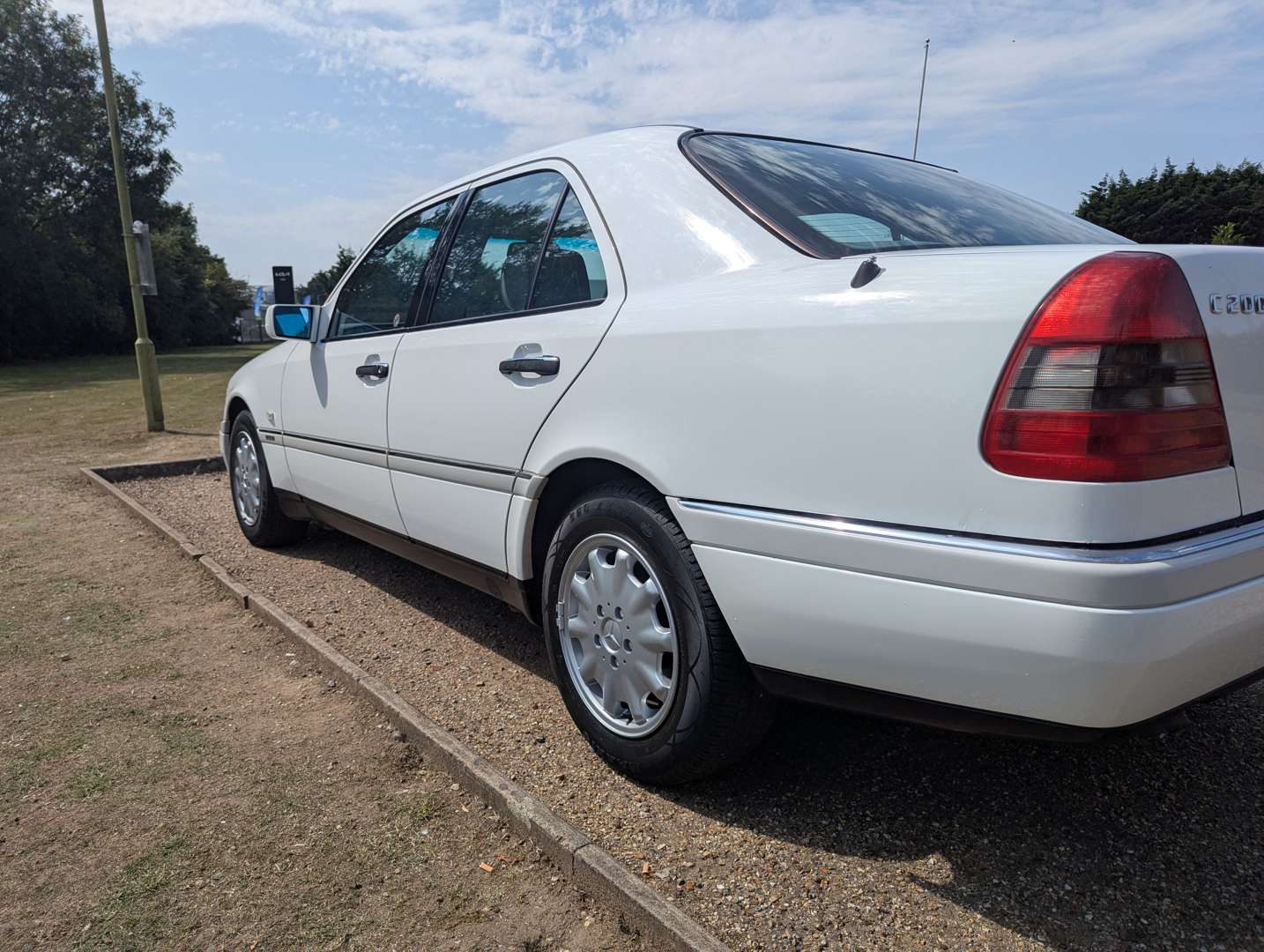 <p>1994 MERCEDES C200 AUTO</p>