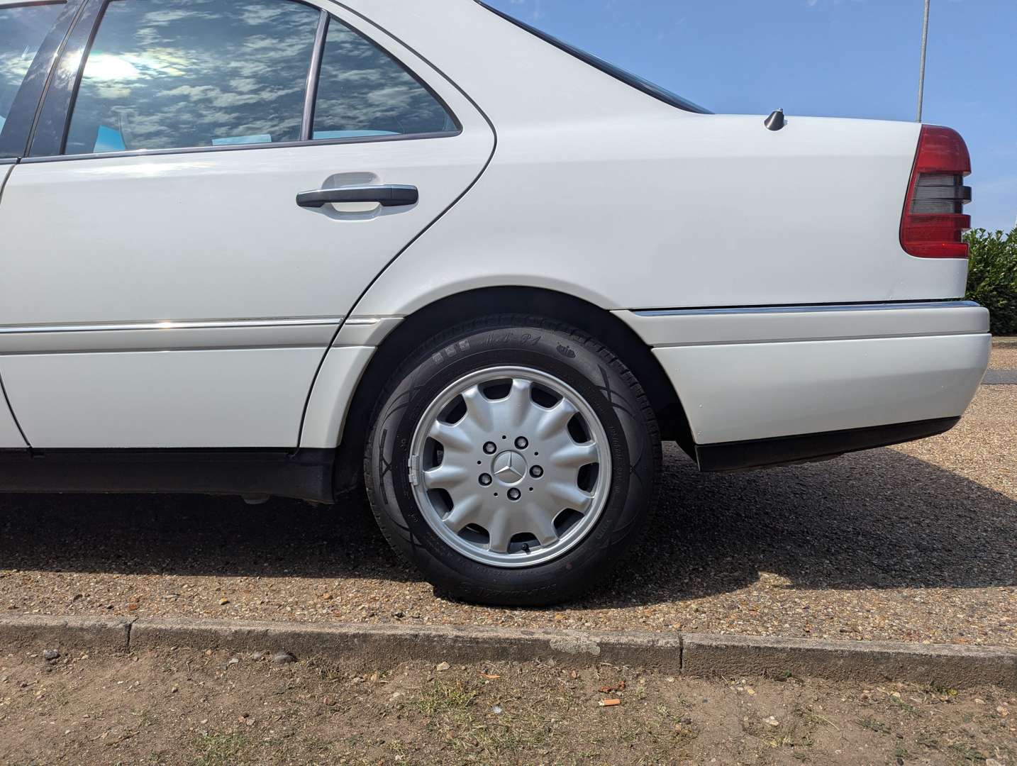 <p>1994 MERCEDES C200 AUTO</p>