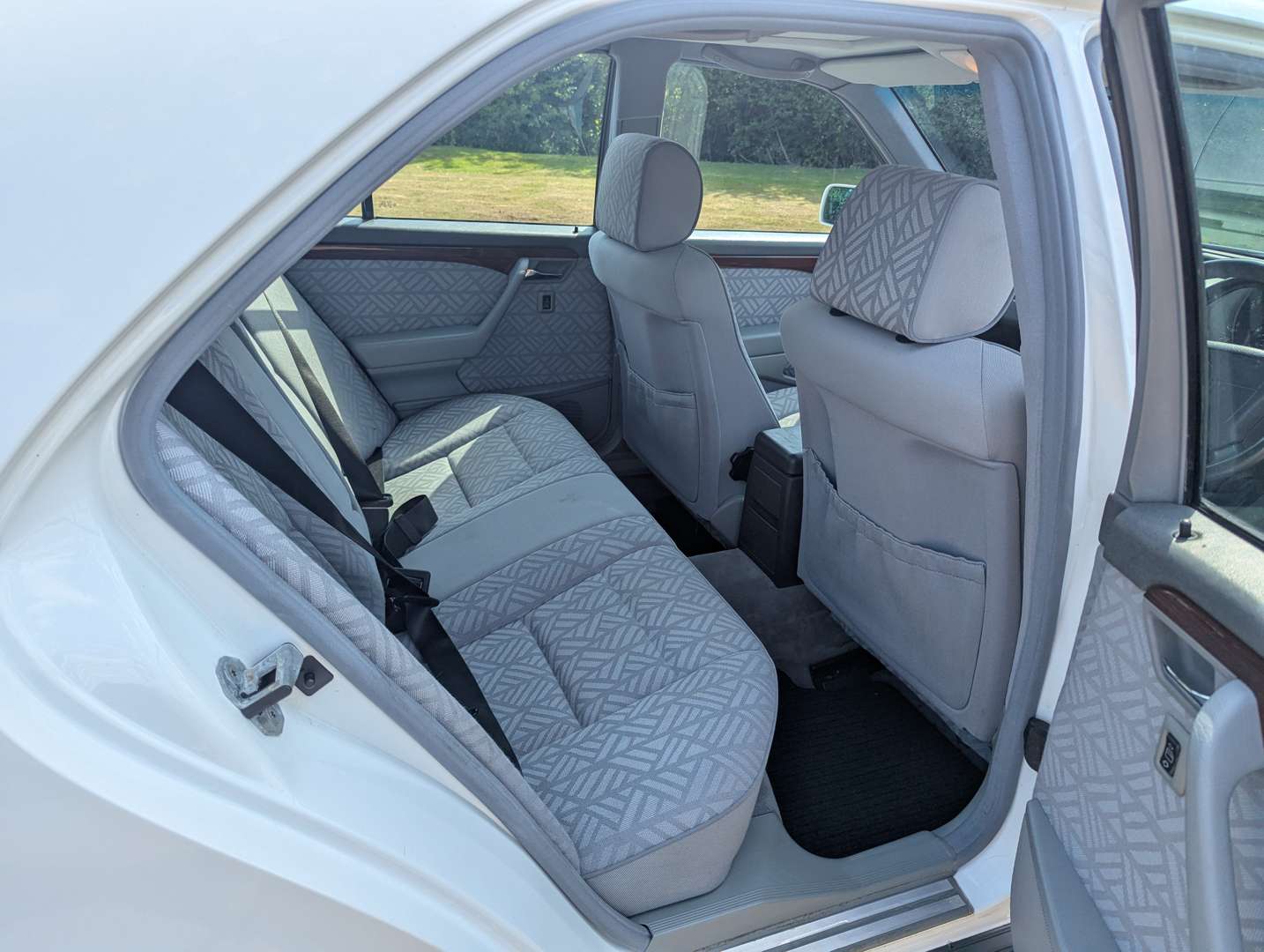 <p>1994 MERCEDES C200 AUTO</p>