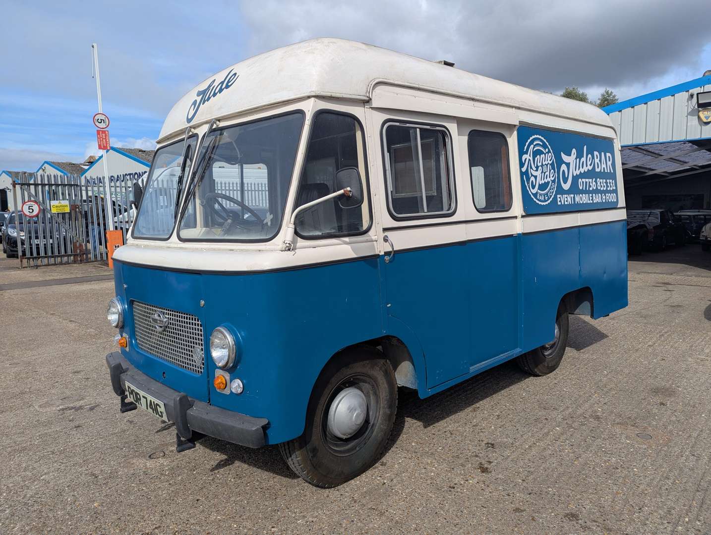 <p>1969 MORRIS LD CONVERTED AMBULANCE</p>
