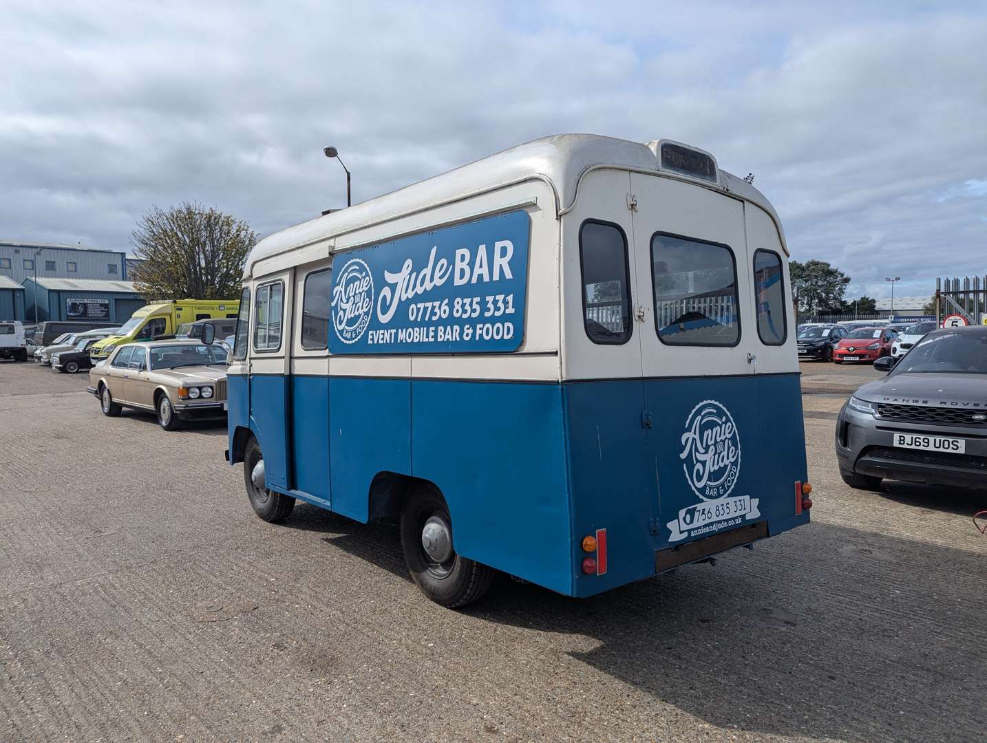 <p>1969 MORRIS LD CONVERTED AMBULANCE</p>