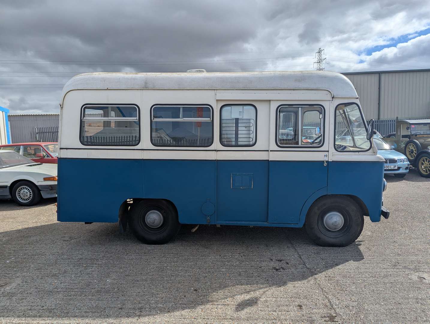 <p>1969 MORRIS LD CONVERTED AMBULANCE</p>