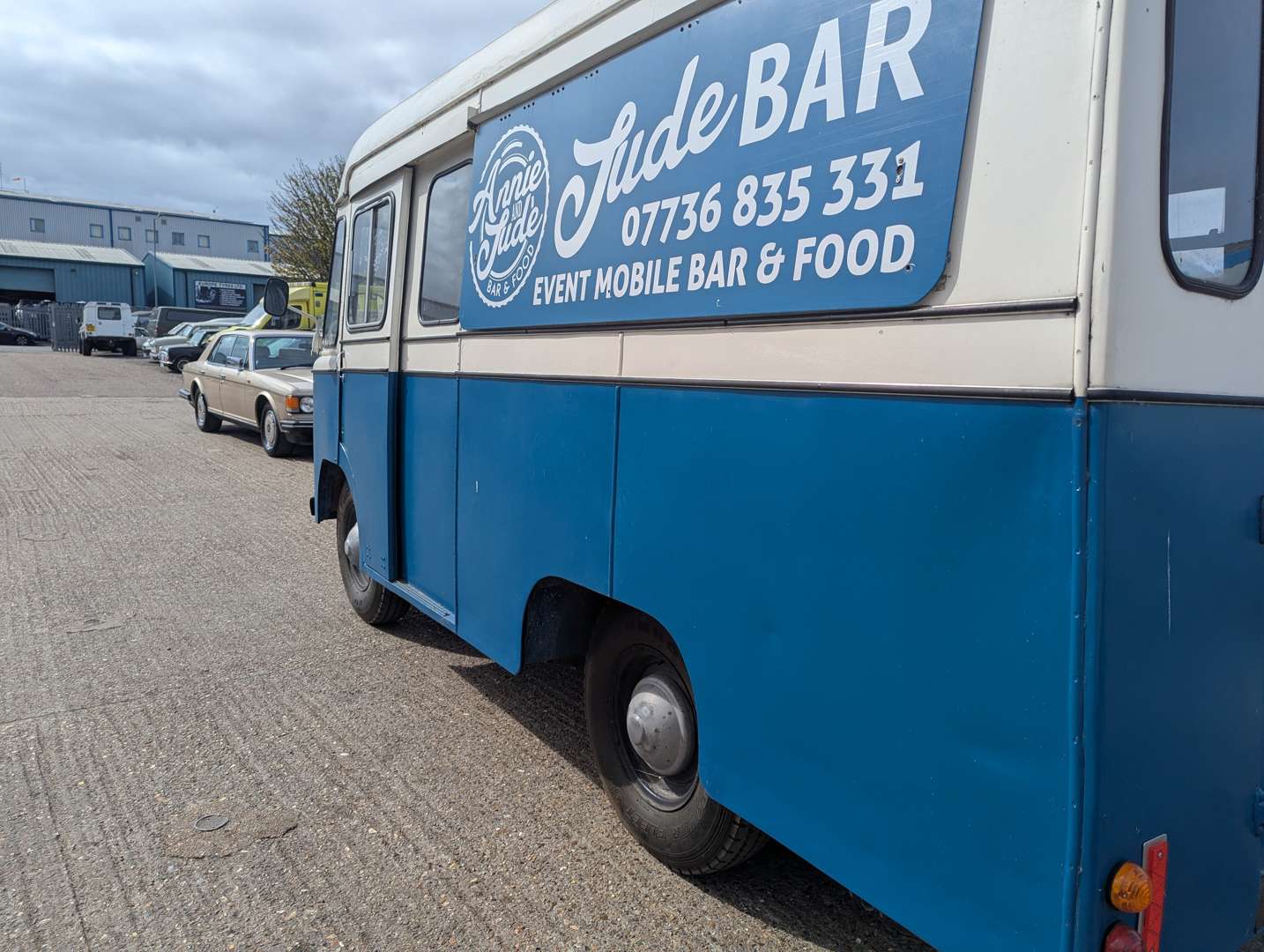 <p>1969 MORRIS LD CONVERTED AMBULANCE</p>