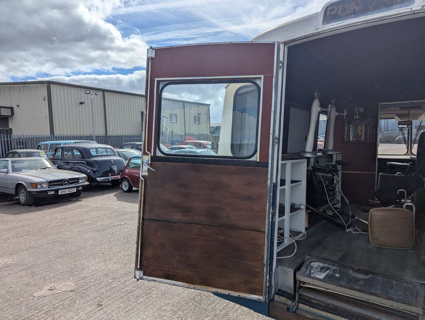 <p>1969 MORRIS LD CONVERTED AMBULANCE</p>