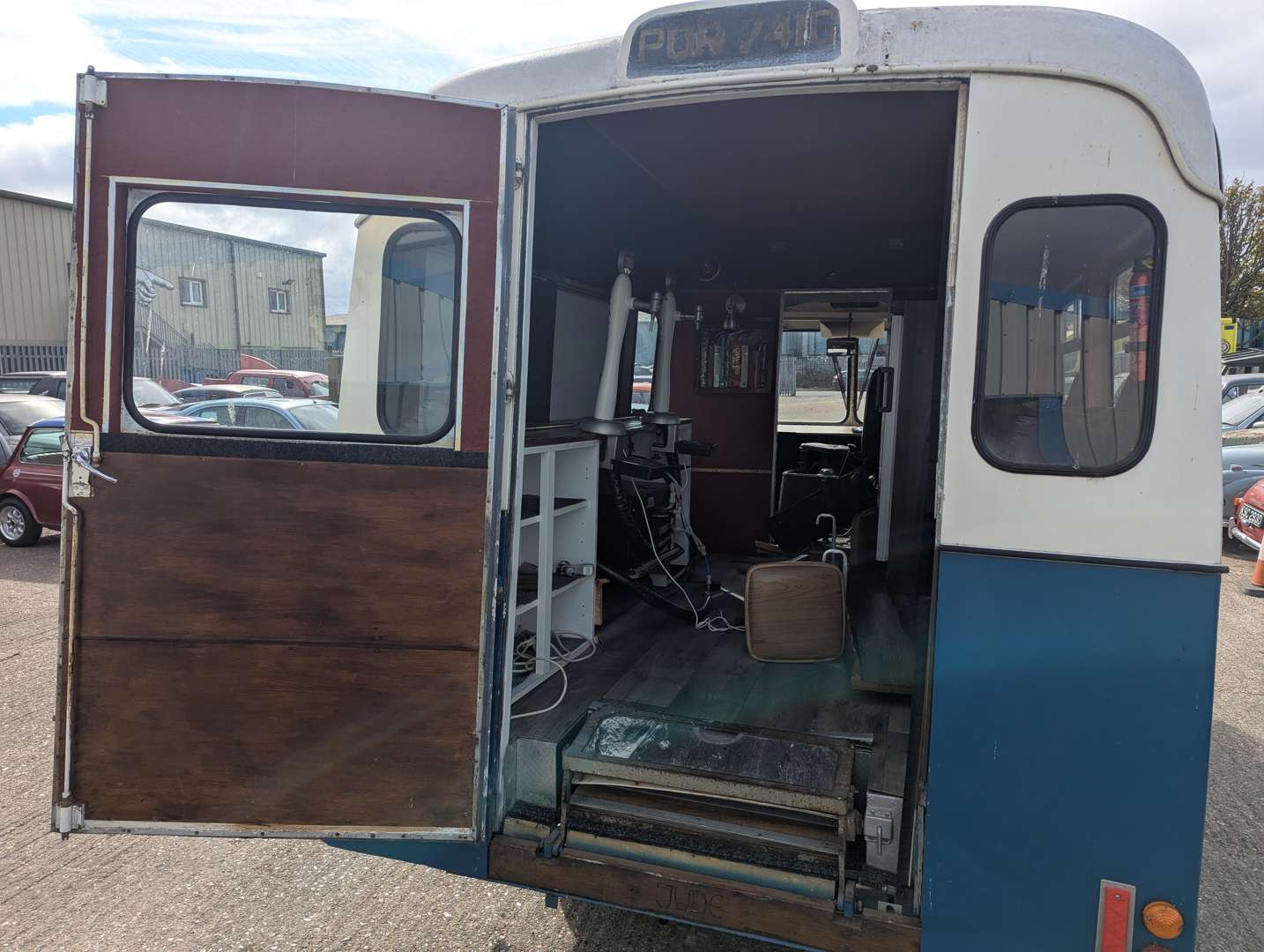 <p>1969 MORRIS LD CONVERTED AMBULANCE</p>