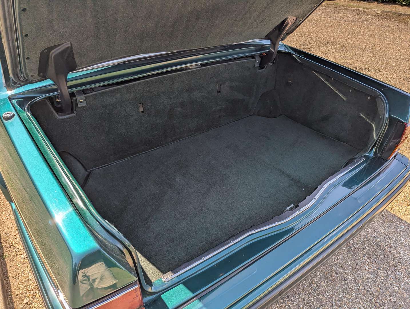 <p>1997 BENTLEY BROOKLANDS AUTO</p>