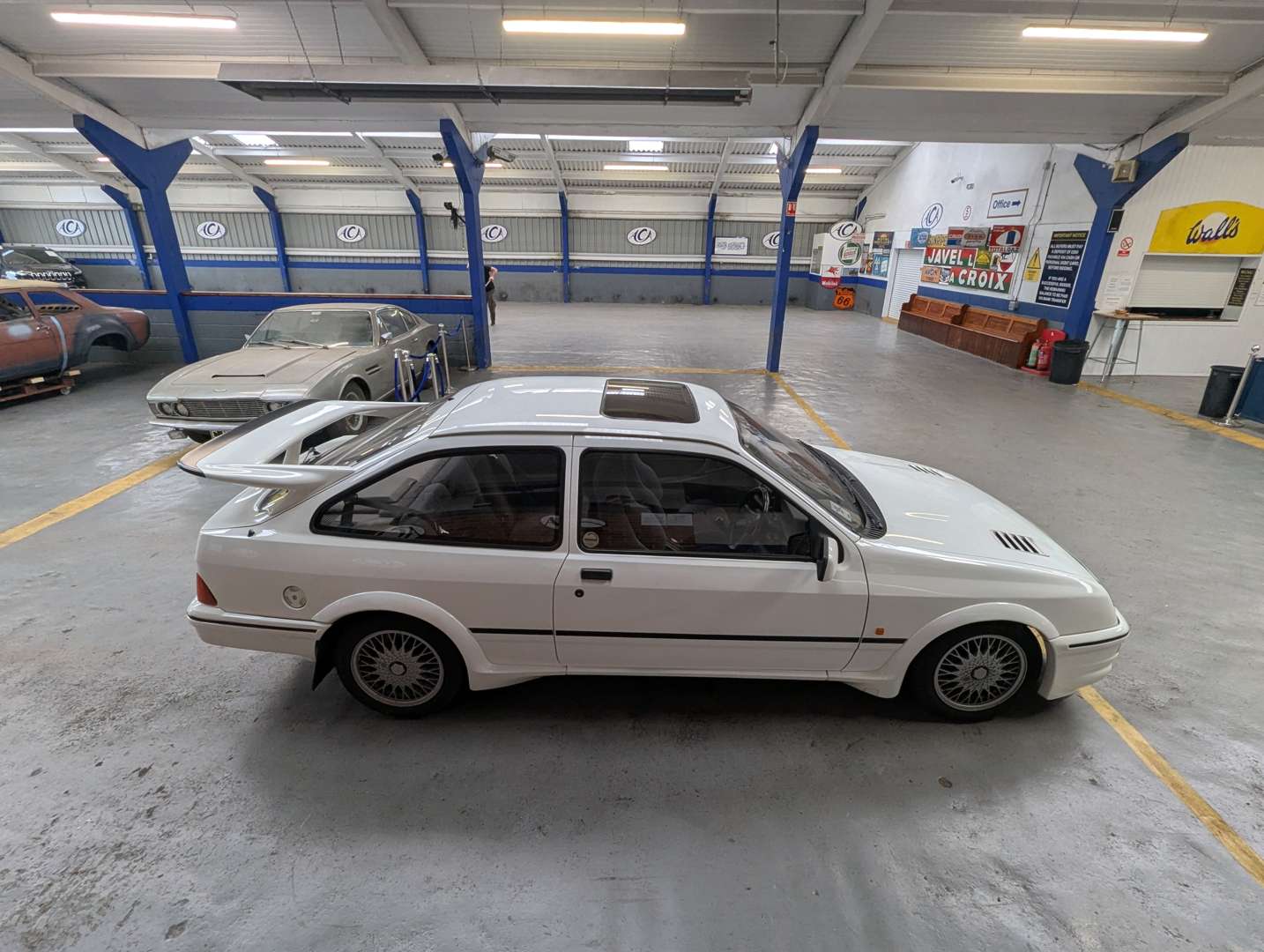 <p>1987 FORD SIERRA RS COSWORTH</p>