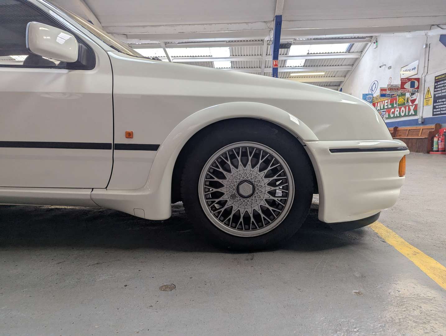 <p>1987 FORD SIERRA RS COSWORTH</p>