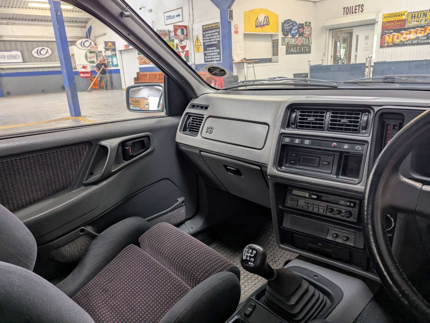 <p>1987 FORD SIERRA RS COSWORTH</p>