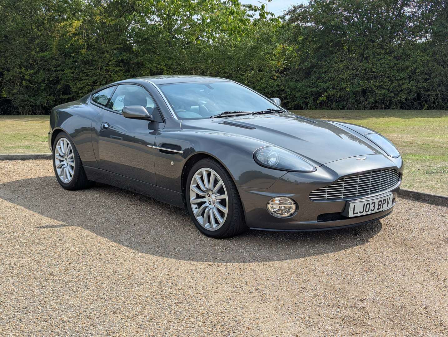<p>2003 ASTON MARTIN V12 VANQUISH</p>