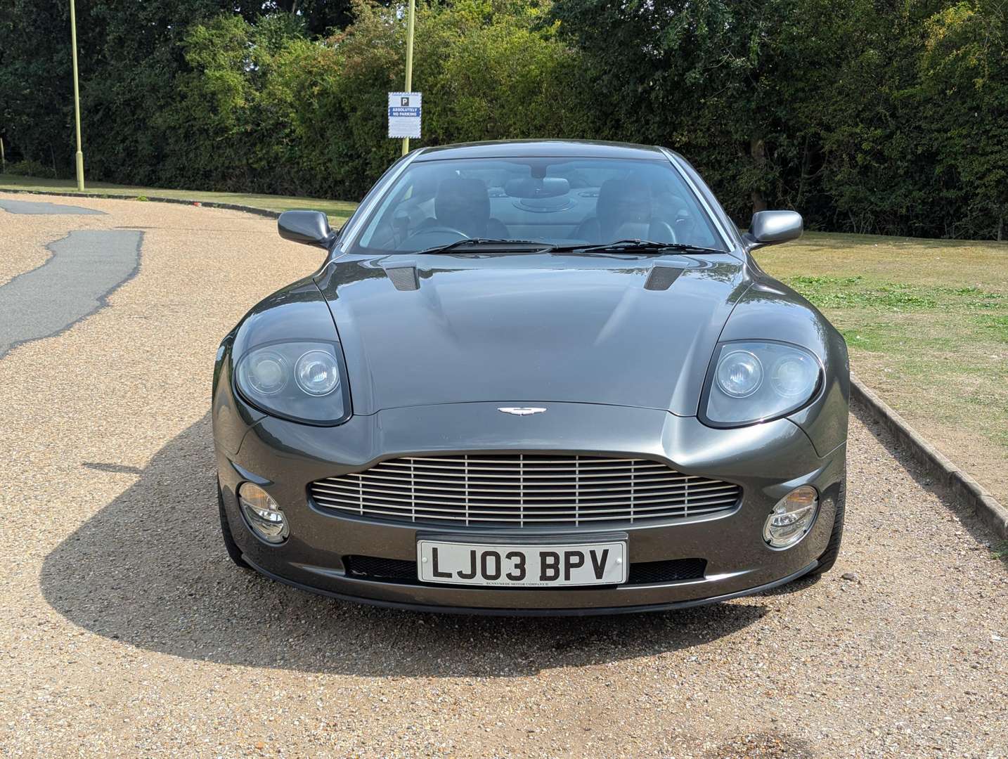 <p>2003 ASTON MARTIN V12 VANQUISH</p>