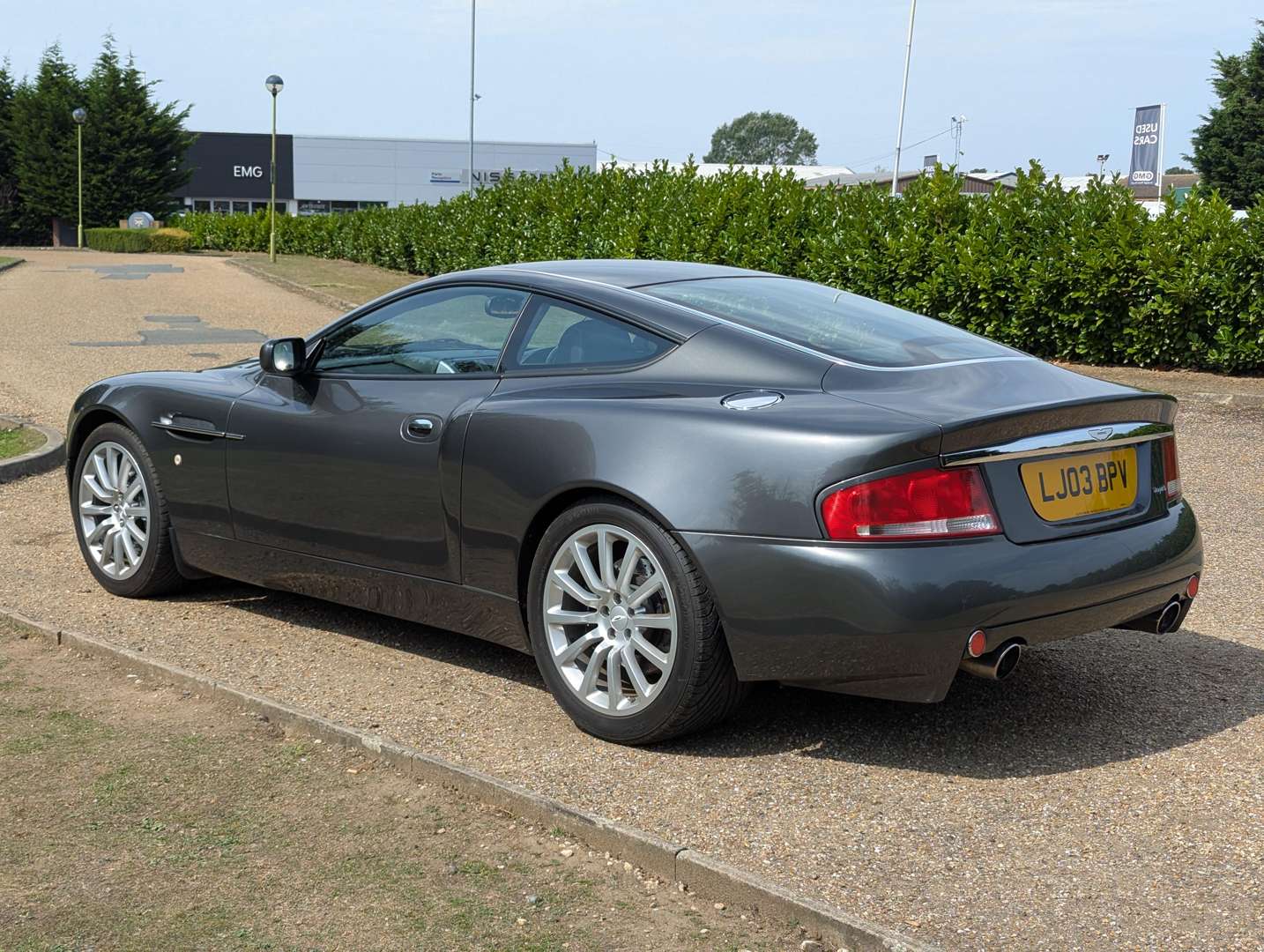 <p>2003 ASTON MARTIN V12 VANQUISH</p>