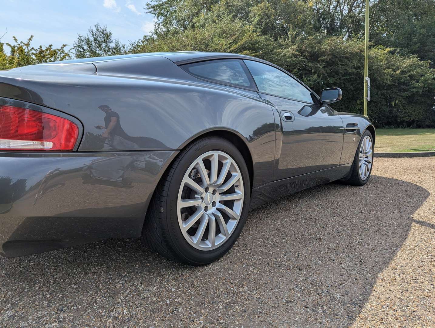 <p>2003 ASTON MARTIN V12 VANQUISH</p>