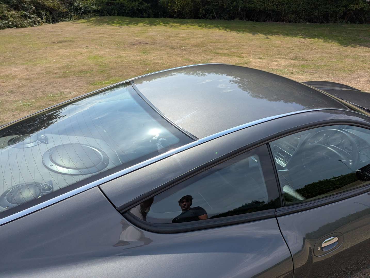 <p>2003 ASTON MARTIN V12 VANQUISH</p>