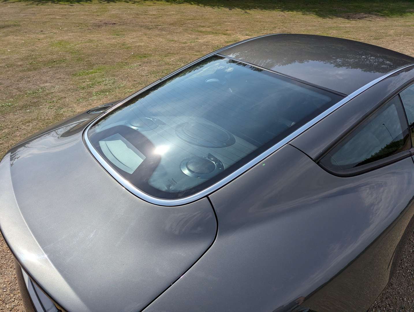 <p>2003 ASTON MARTIN V12 VANQUISH</p>