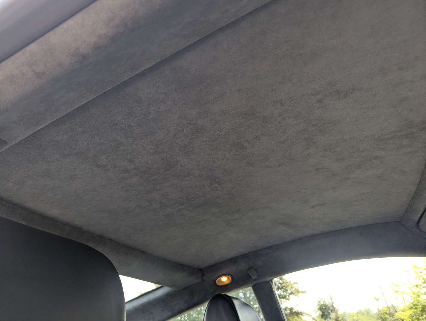 <p>2003 ASTON MARTIN V12 VANQUISH</p>