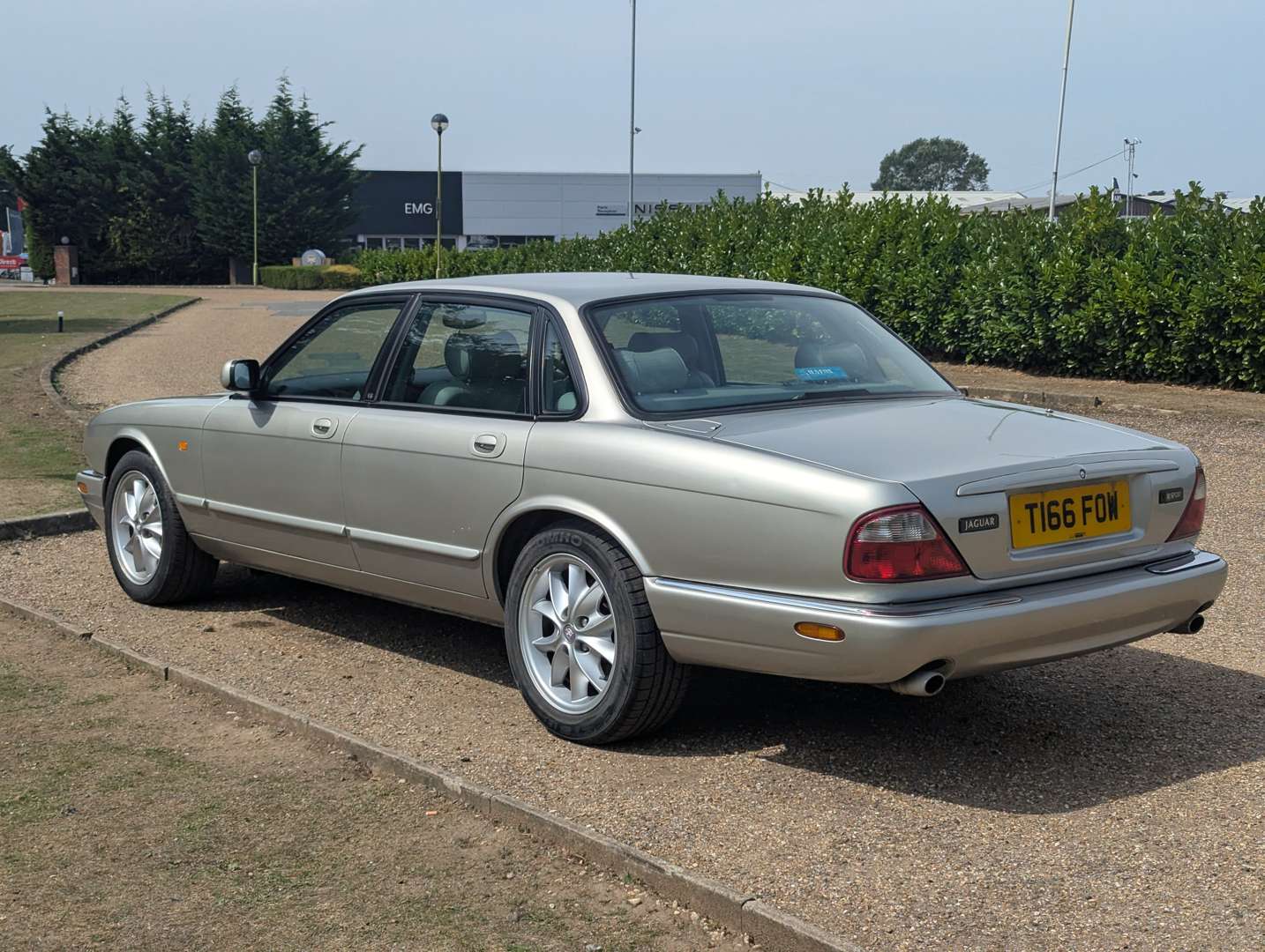 <p>1999 JAGUAR XJ SPORT 3.2 V8 AUTO</p>