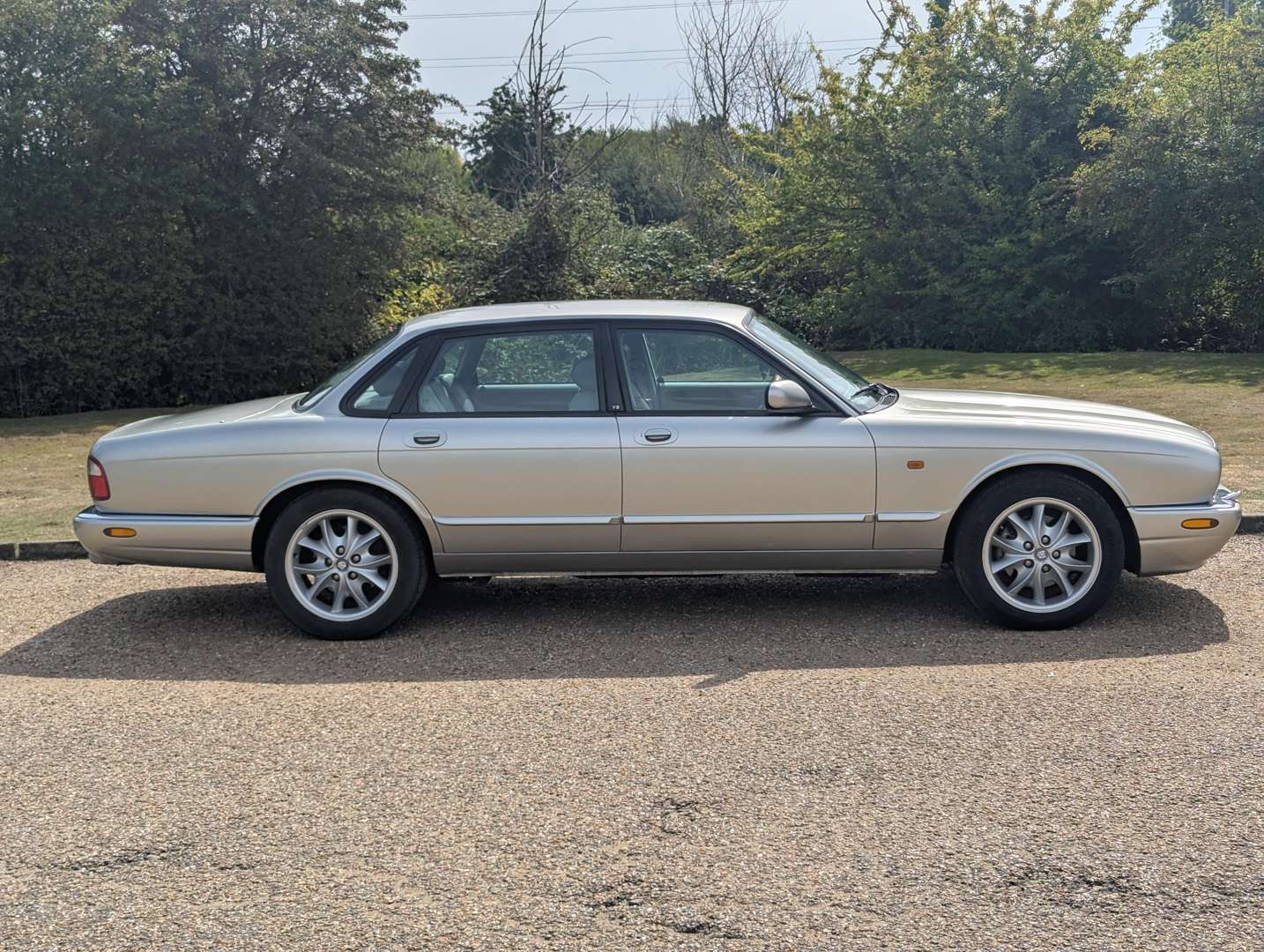 <p>1999 JAGUAR XJ SPORT 3.2 V8 AUTO</p>