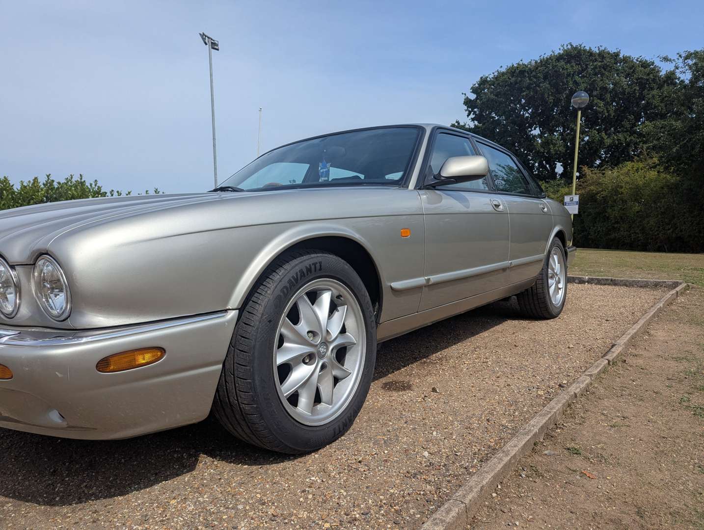 <p>1999 JAGUAR XJ SPORT 3.2 V8 AUTO</p>