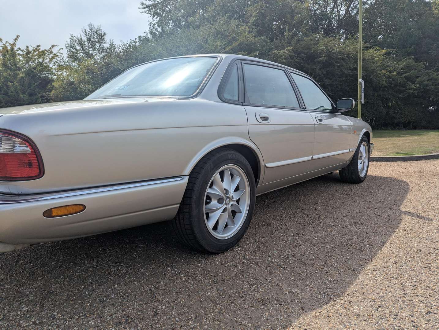 <p>1999 JAGUAR XJ SPORT 3.2 V8 AUTO</p>