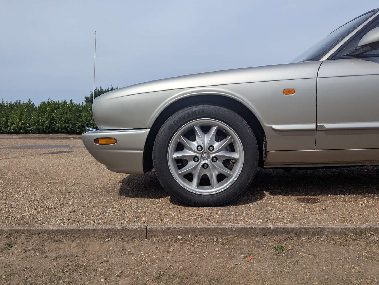 <p>1999 JAGUAR XJ SPORT 3.2 V8 AUTO</p>