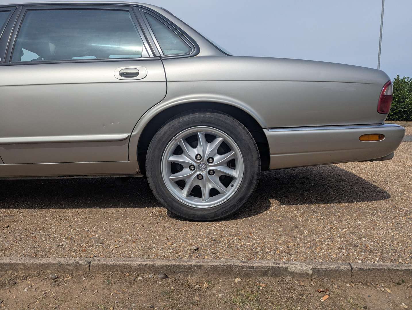 <p>1999 JAGUAR XJ SPORT 3.2 V8 AUTO</p>