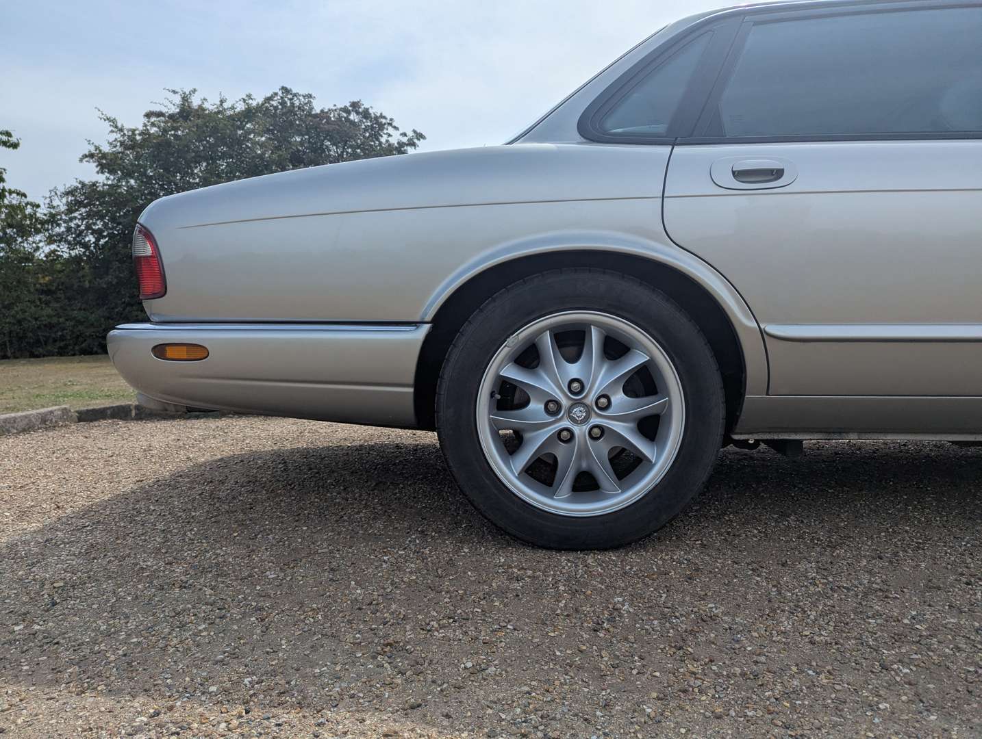 <p>1999 JAGUAR XJ SPORT 3.2 V8 AUTO</p>