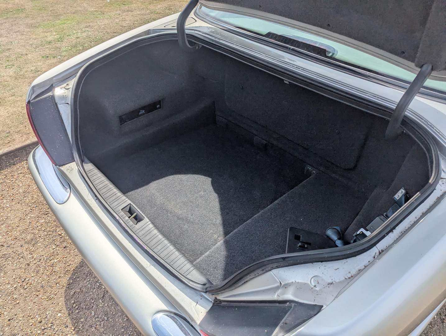 <p>1999 JAGUAR XJ SPORT 3.2 V8 AUTO</p>