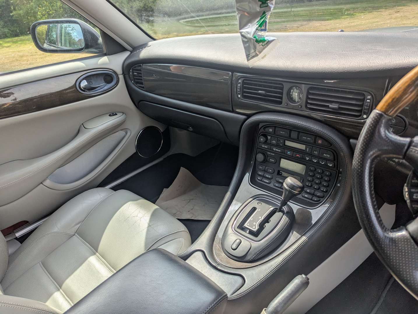 <p>1999 JAGUAR XJ SPORT 3.2 V8 AUTO</p>