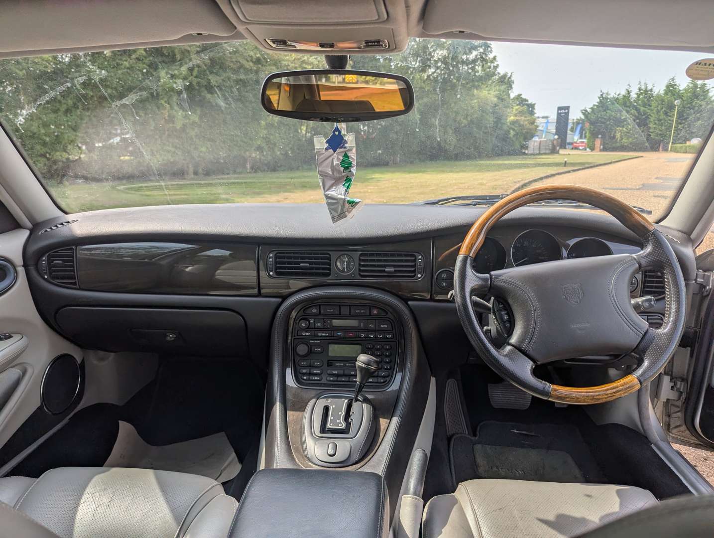 <p>1999 JAGUAR XJ SPORT 3.2 V8 AUTO</p>