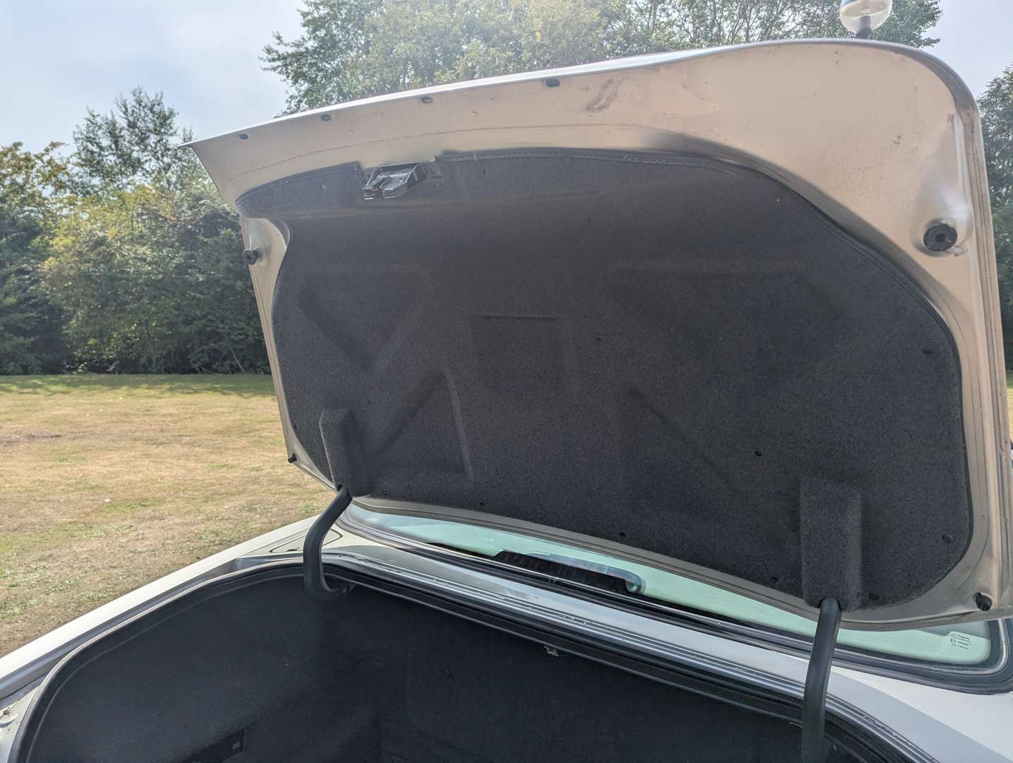 <p>1999 JAGUAR XJ SPORT 3.2 V8 AUTO</p>