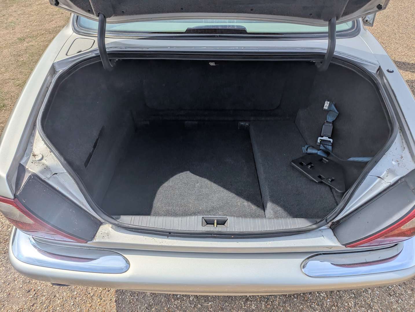 <p>1999 JAGUAR XJ SPORT 3.2 V8 AUTO</p>