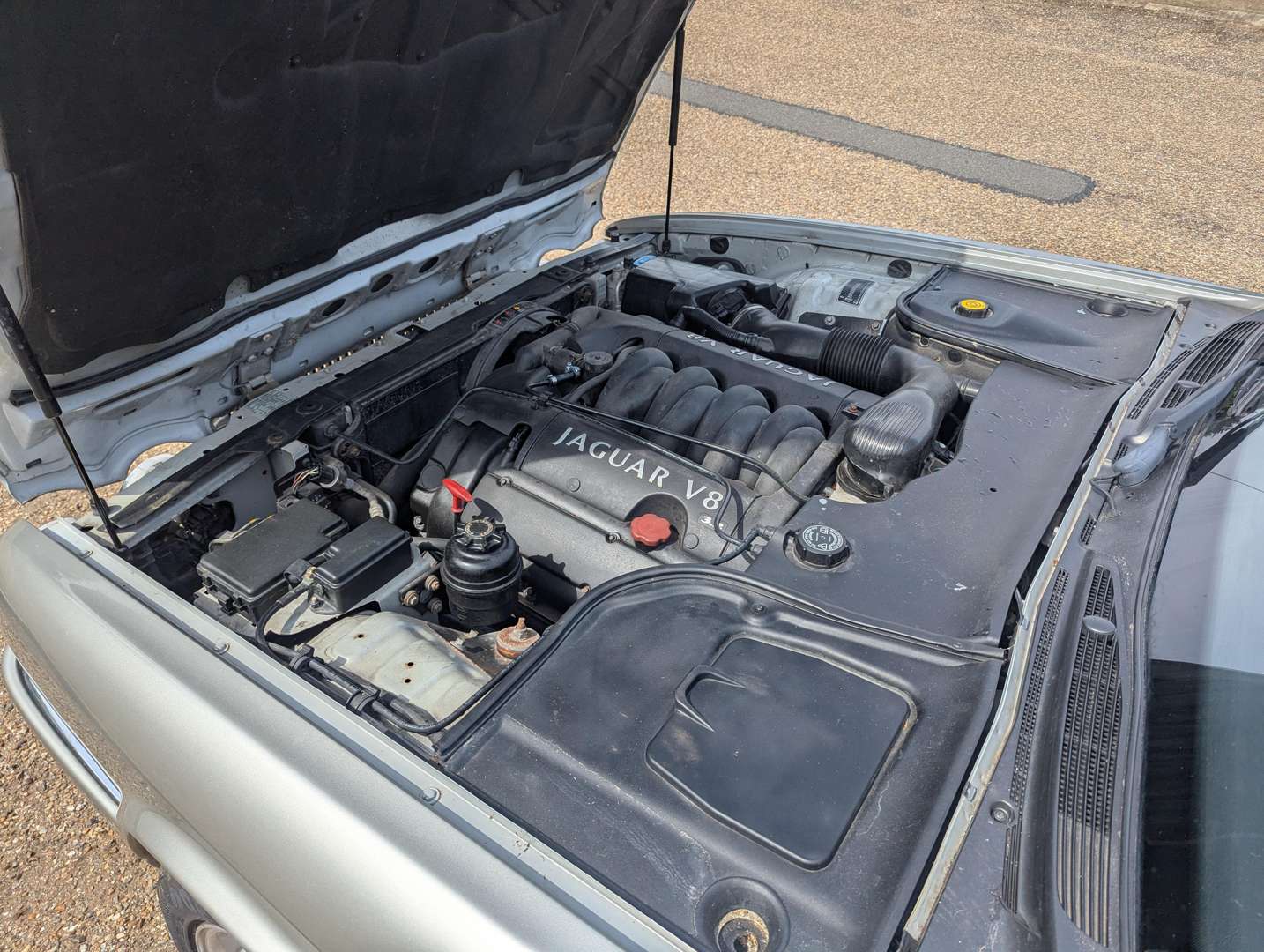 <p>1999 JAGUAR XJ SPORT 3.2 V8 AUTO</p>