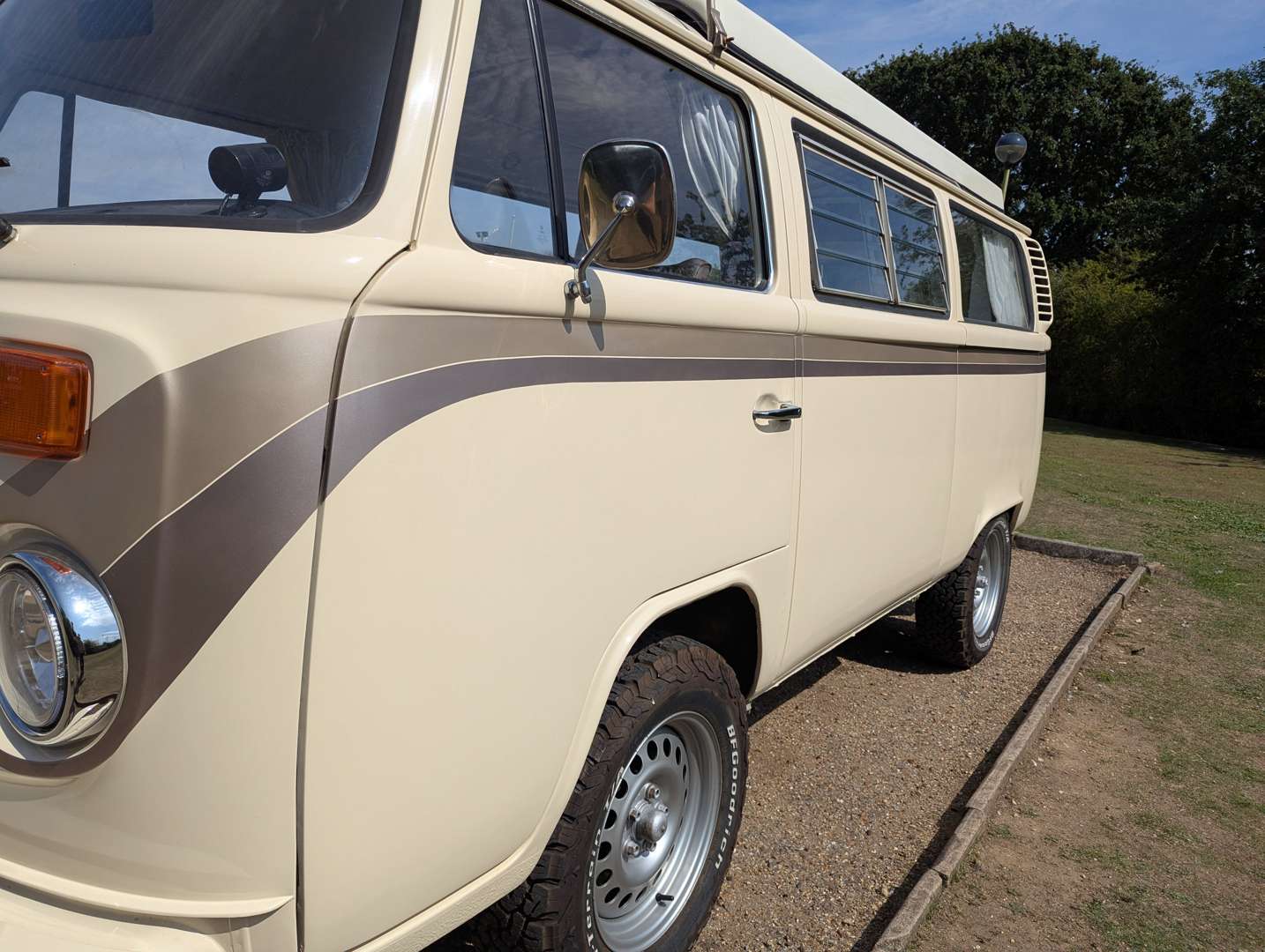 <p>1977 VW WESTFALIA T2 CAMPER</p>