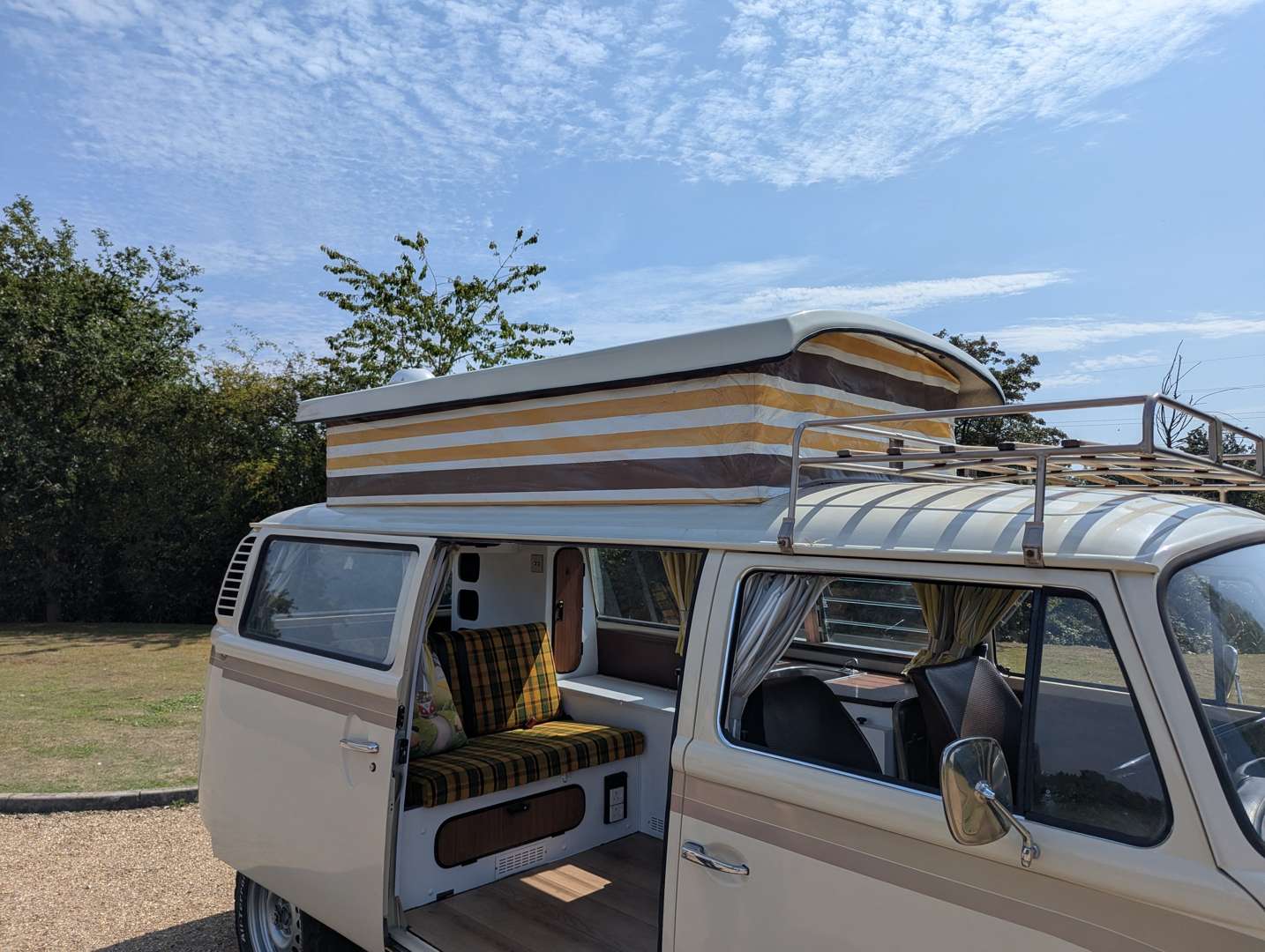 <p>1977 VW WESTFALIA T2 CAMPER</p>