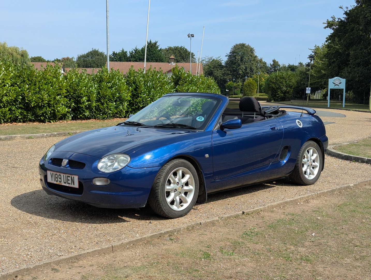 <p>2001 MG F</p>