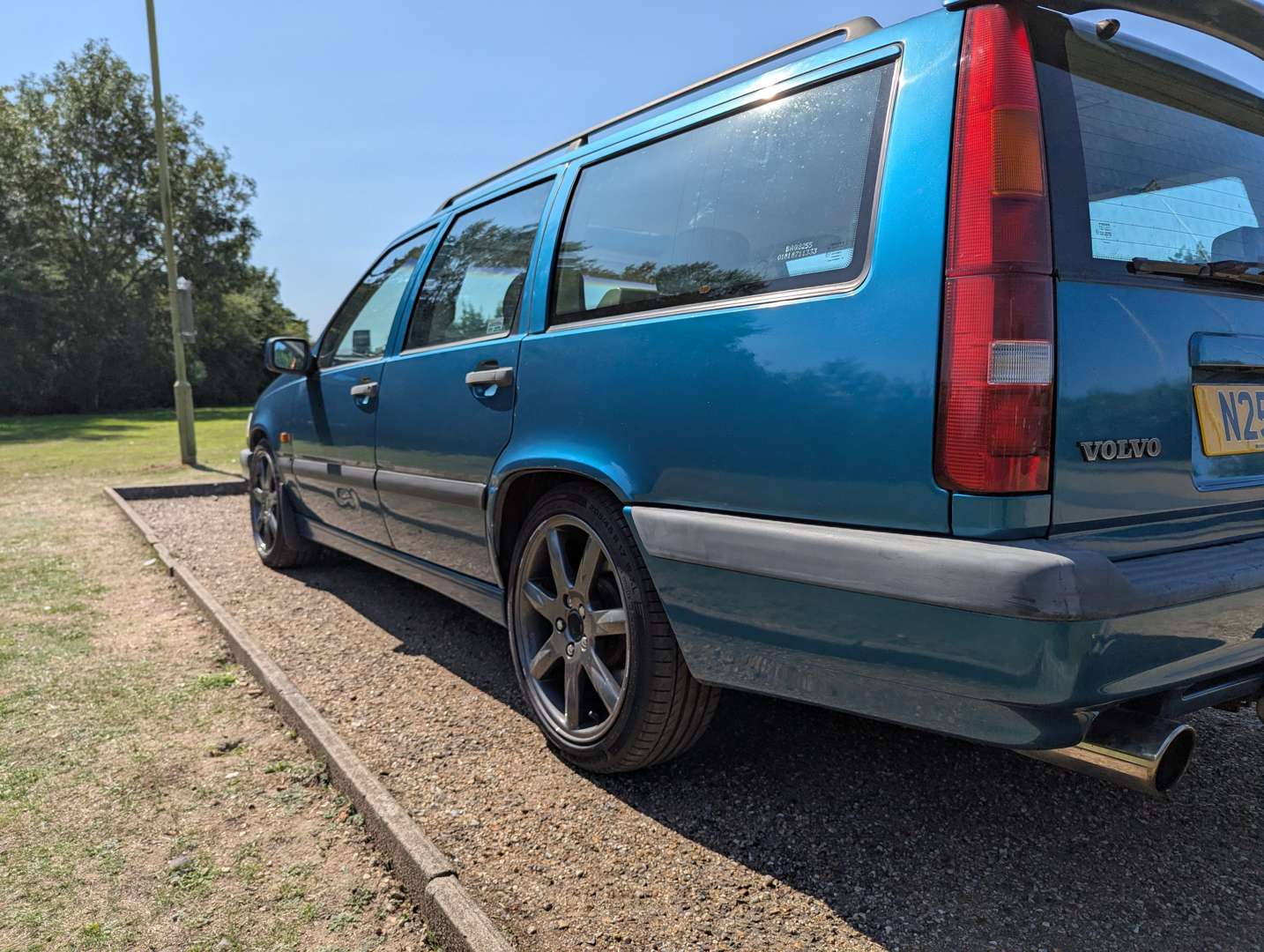 <p>1996 VOLVO 850R ESTATE AUTO</p>