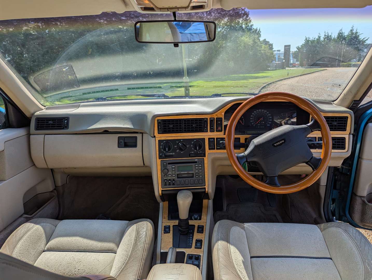 <p>1996 VOLVO 850R ESTATE AUTO</p>