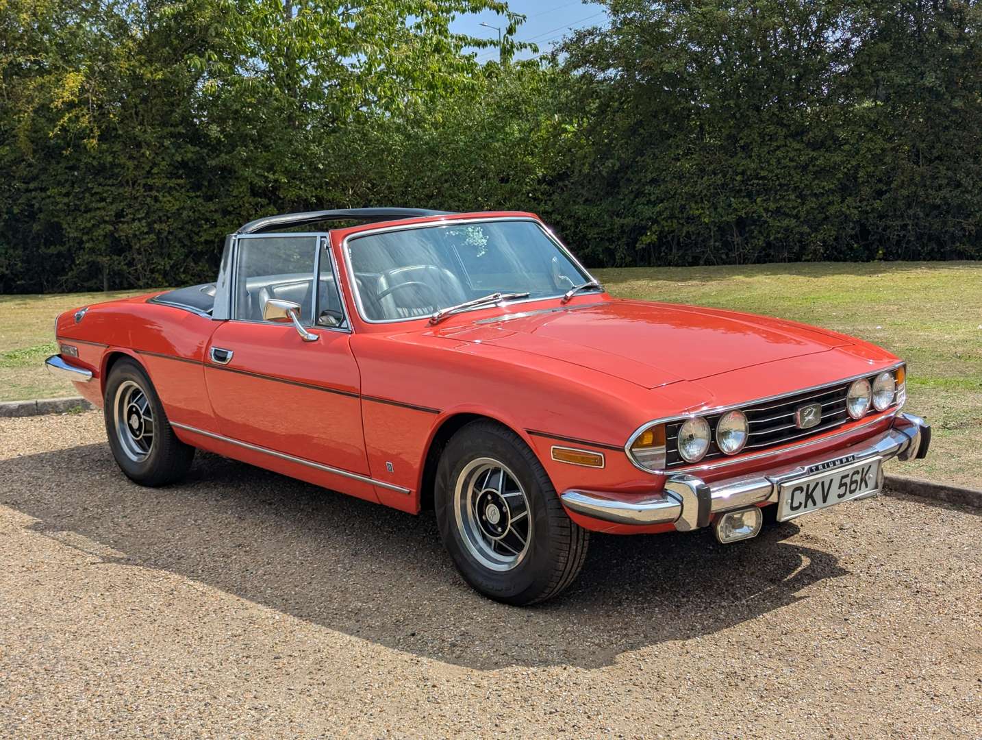 <p>1972 TRIUMPH STAG</p>