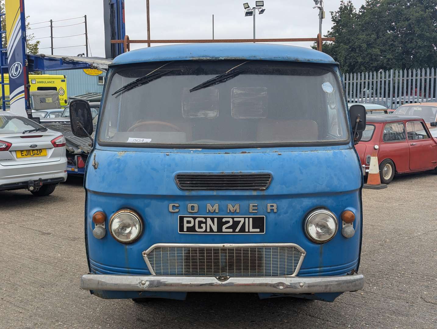 <p>1973 COMMER FC VAN</p>