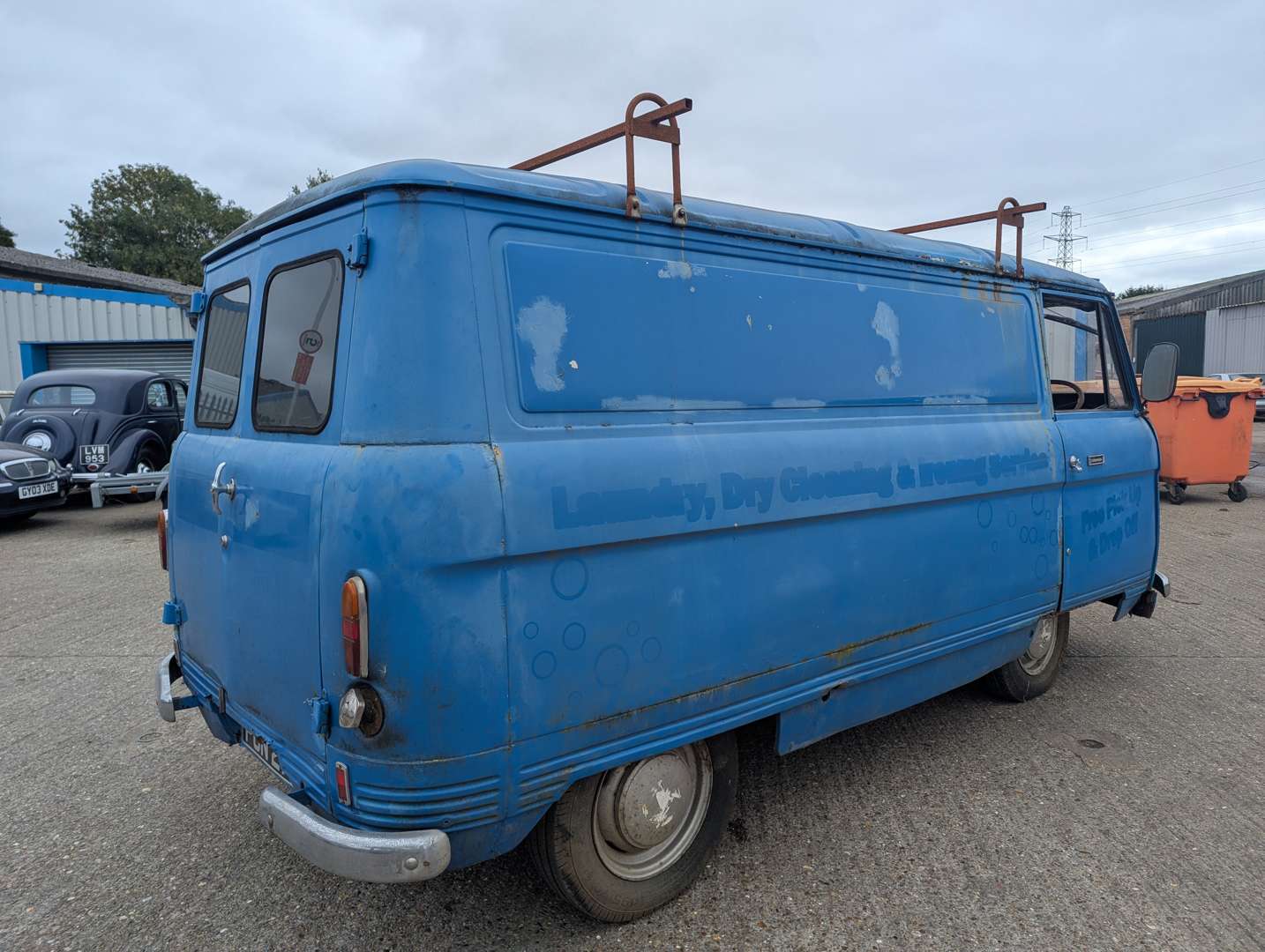 <p>1973 COMMER FC VAN</p>