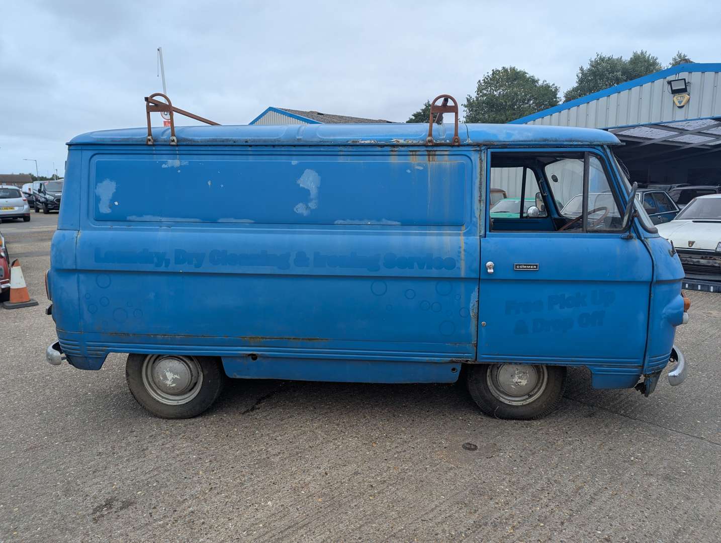<p>1973 COMMER FC VAN</p>