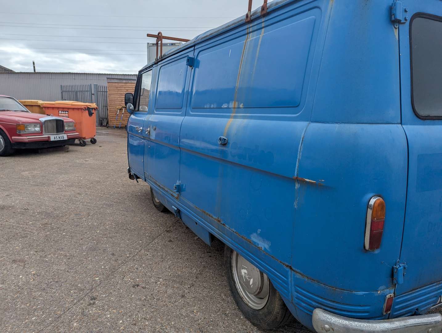 <p>1973 COMMER FC VAN</p>