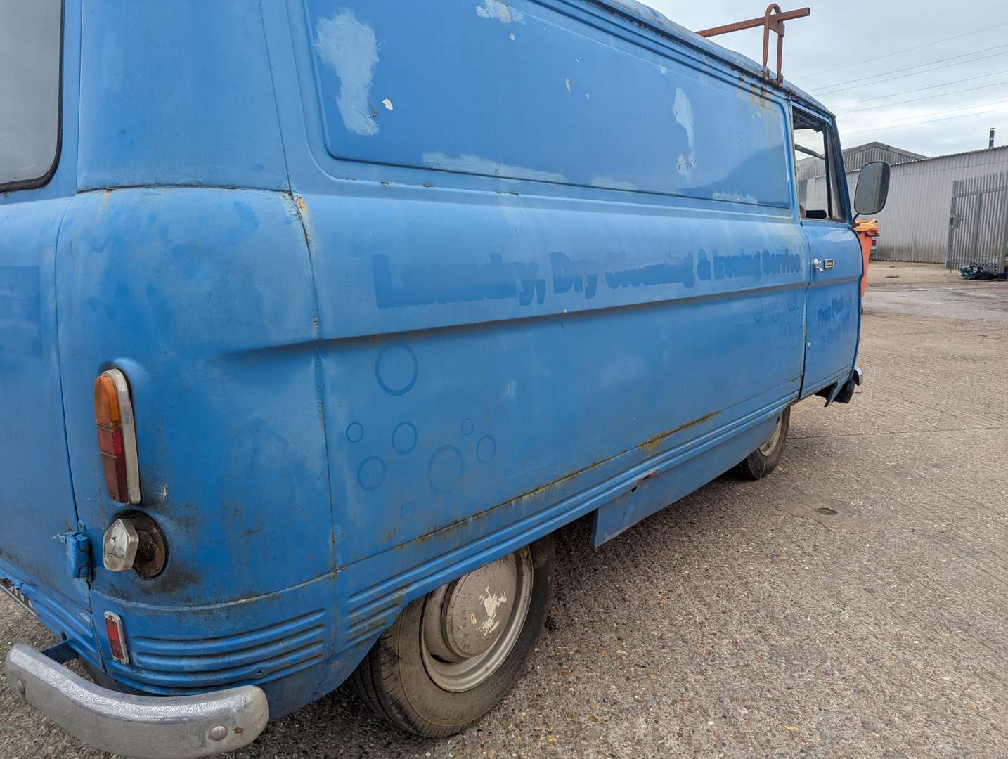 <p>1973 COMMER FC VAN</p>