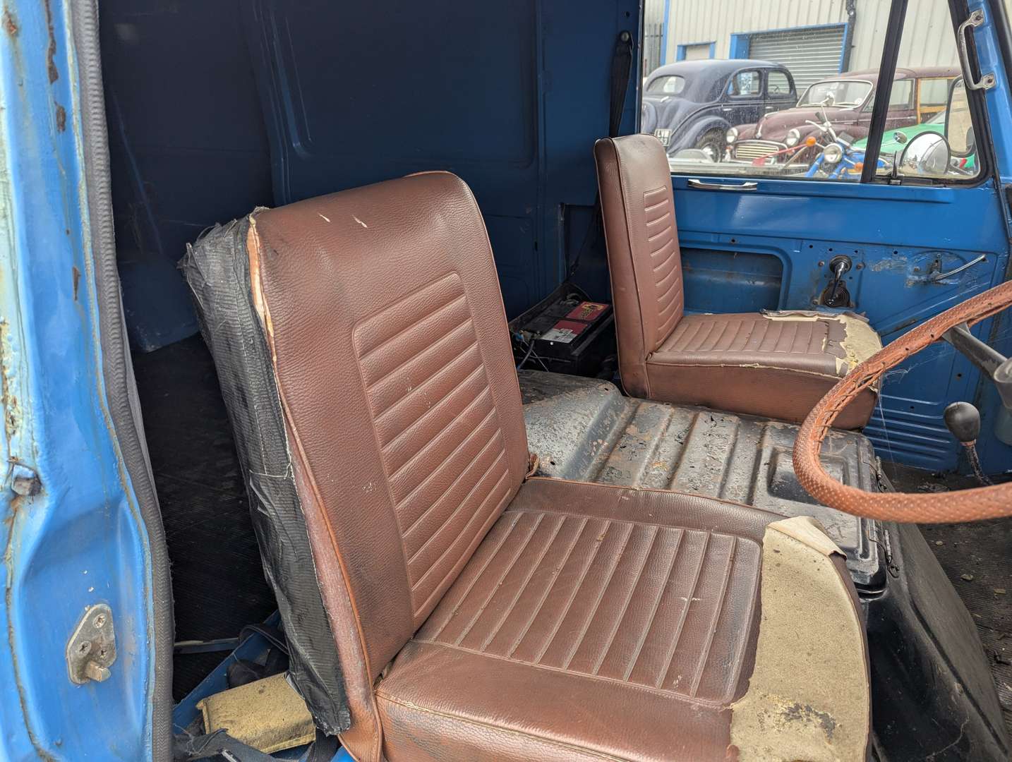 <p>1973 COMMER FC VAN</p>