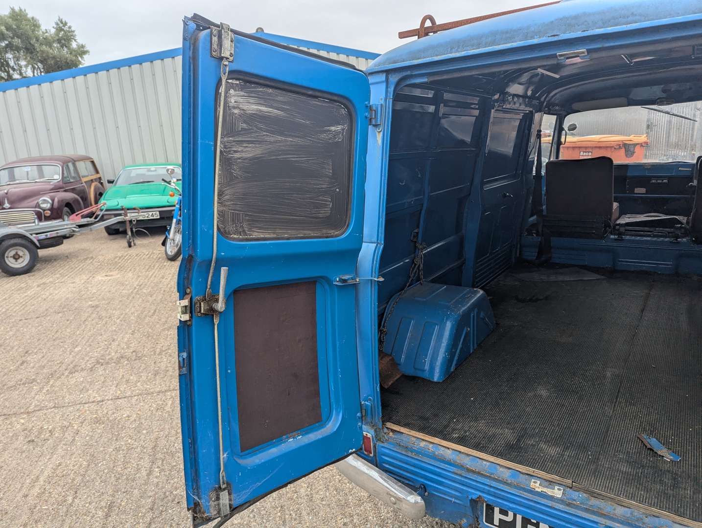 <p>1973 COMMER FC VAN</p>