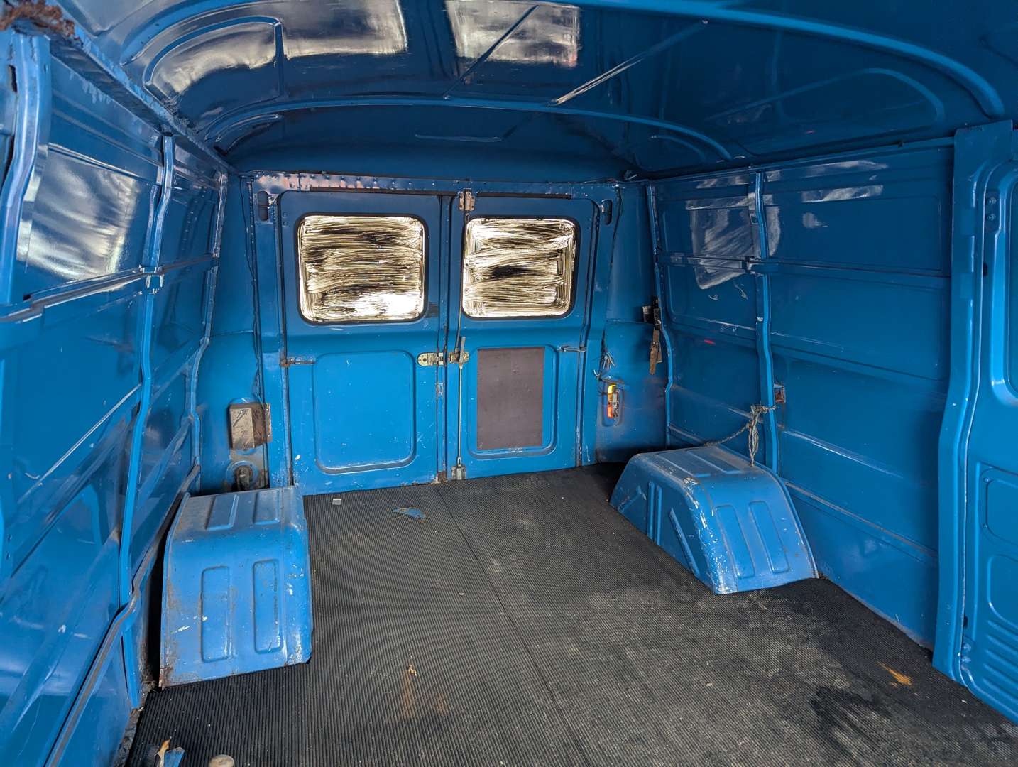 <p>1973 COMMER FC VAN</p>